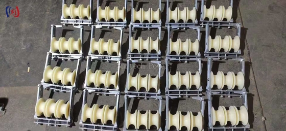 Yönetici ip blokları ile küçük çapraz kesimli kabloların üç paketini verimli bir şekilde çek
