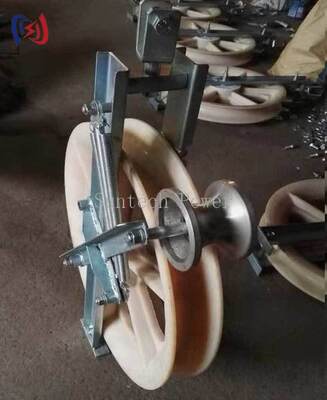 OPGW'nin hasarsız kurulumu için kondüktif olmayan tasarımlı profesyonel topraklama rulo ipleme bloğu ve 508mm şef çapı