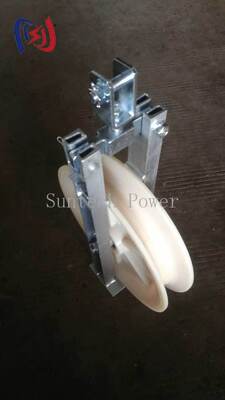Fiber Optik Kablo Montajı için 660x110mm Nylon Sheave ve Düz Tasarımlı 20-50KN OPGW Stringing Block