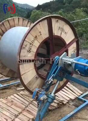 Havai Hat Çekme İşlemleri İçin 5000-7000kg Maksimum Makaralı Ağırlık ve 45rpm Maksimum Hız ile Hidrolik İletken Makaralı Stand