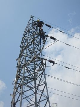Q245 Q355 Açılı Çelik Pilon İletim Kulesi