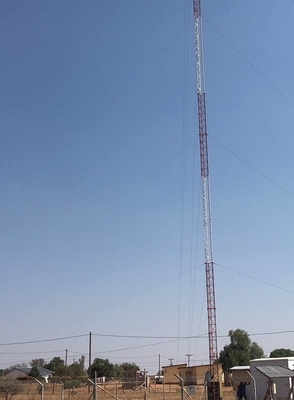 Galvanizli 72m 92m ile Guyed Mast Kafes Telekomünikasyon Çelik Kule